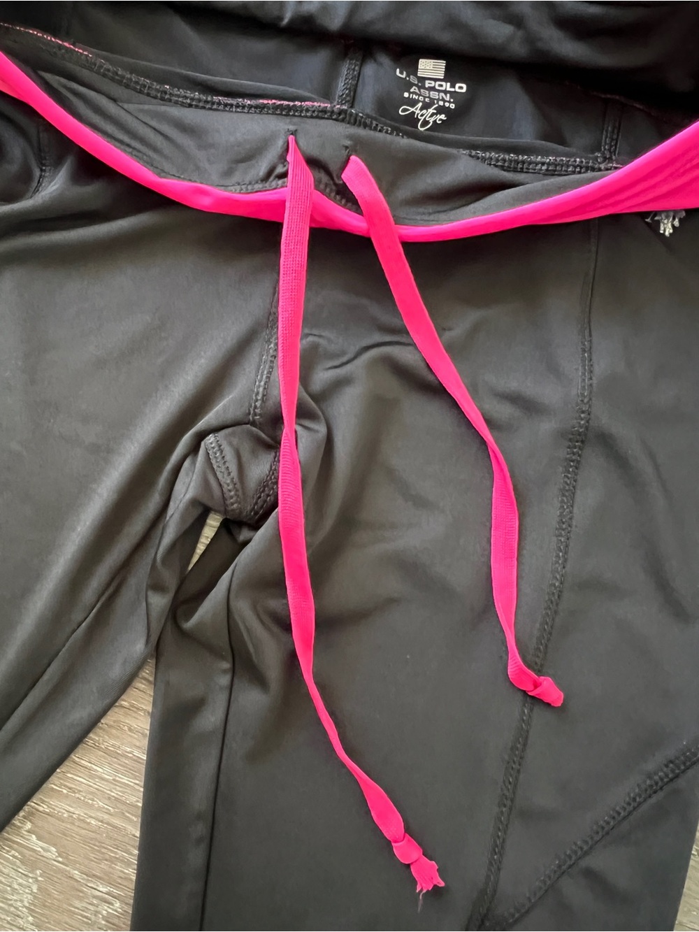 NWT U.S. Polo Assn Active Capri Leggings L Black Pink Workout Zip Hem - Picture 9 of 14